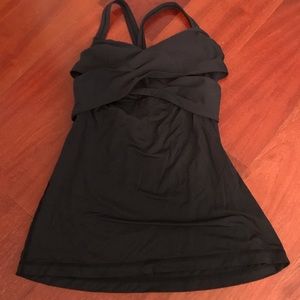 Lululemon Wrap it Up w built in bra, black, size 6